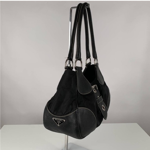 Elegant Black Shoulder Bag with paper prada bag and authentification card - Picture 6 of 11
